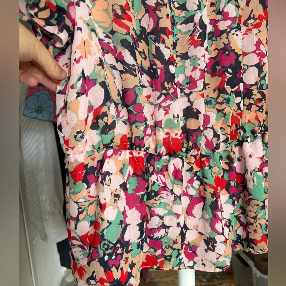 J.Crew Floral Peplum Blouse Size M • Pink Multicolor Ruffle Neck Lined Top - Picture 4 of 9